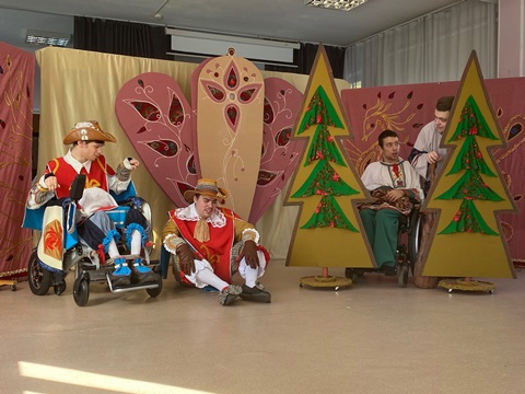 Спектакль "Ладушка" Спектакль "Ладушка"