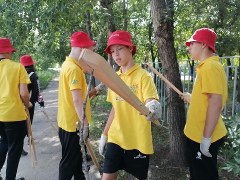 ТРУДОВОЙ ОТРЯД РАДУГИ: САДИМ ЦВЕТЫ, ВЫРАЩИВАЕМ ДРУЖБУ! ТРУДОВОЙ ОТРЯД РАДУГИ: САДИМ ЦВЕТЫ, ВЫРАЩИВАЕМ ДРУЖБУ!